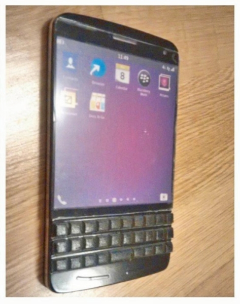 BlackBerry-Q30-Windermere-700x552